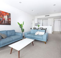 Trendy Self Contained Inner City Apartment - Accommodation Redcliffe