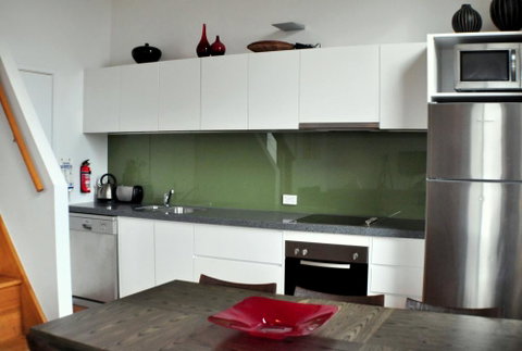 Triggerplant 4-DPA - Accommodation Redcliffe 1
