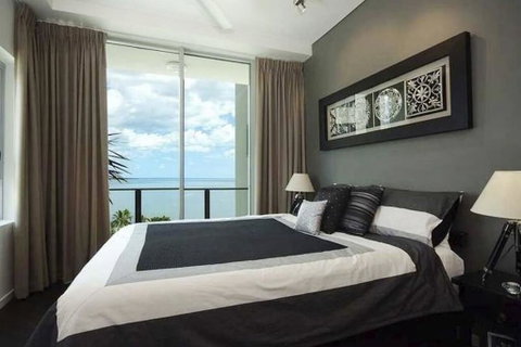 Trilogy On The Esplanade. Room With A View! - Accommodation Redcliffe 1