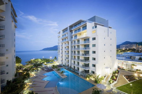Trilogy On The Esplanade. Room With A View! - Accommodation Redcliffe 0