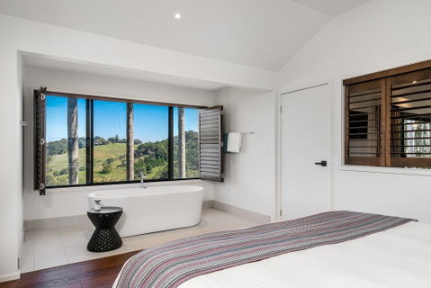Triloka Lodges - Accommodation Redcliffe 3