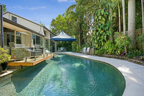 Tropical 5 Bedroom Family Getaway In Noosa Heads - Accommodation Redcliffe 0