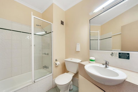 Tropical Queenslander - Accommodation Redcliffe 1