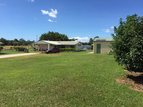 Tropical Retreat - Accommodation Redcliffe 0