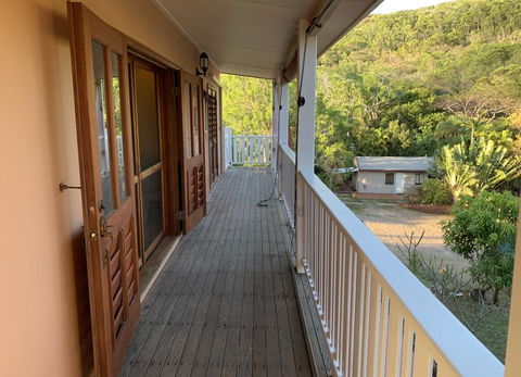 Tropical Styling - Accommodation Redcliffe 2