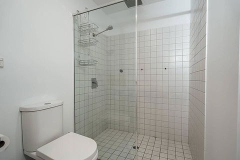 Tropicana On Bent - WiFi - Nespresso Heart Of East End - Accommodation Redcliffe 2