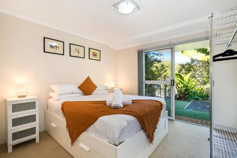 Tropical Townhouse With Two Courtyards And Pool - Accommodation Redcliffe 1