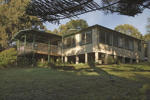 Tuckers Rocks Cottage - Accommodation Redcliffe 0