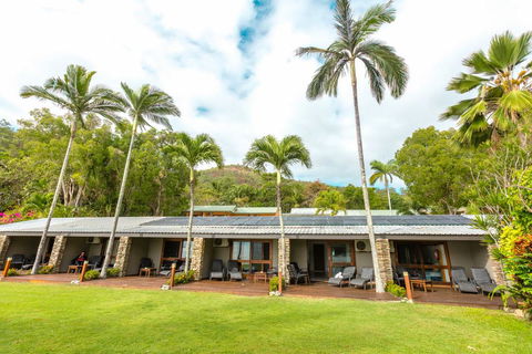 Turtle Cove Beach Resort - Adults Only LGBTQIA & Allies - Accommodation Redcliffe 1