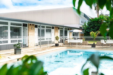 Twin Willows Hotel - Accommodation Redcliffe 0