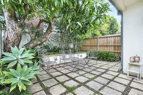 Two Bedroom Apartment Edwin Street - Accommodation Redcliffe 2