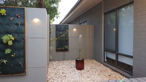 Two Bedroom Garden Apartment - Accommodation Redcliffe 3