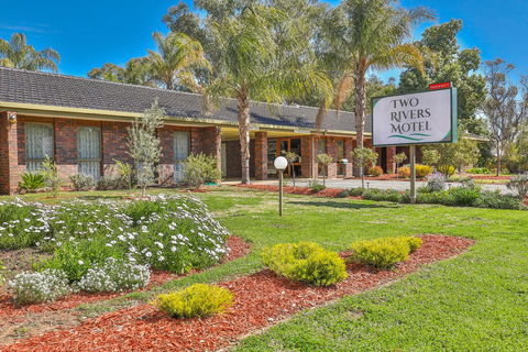 Two Rivers Motel - Accommodation Redcliffe 0