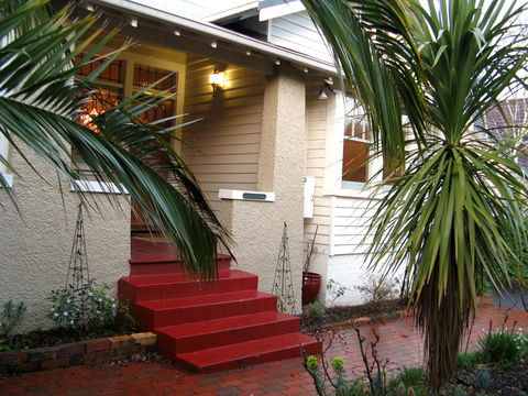 Twyford - Accommodation Redcliffe 1