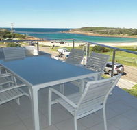 Ultimate Beach House' 19a Graham Street - views  peace  quiet - Accommodation Redcliffe