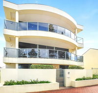 Ultimate Esplanade - 3 Storey Experience - WiFi - Accommodation Redcliffe