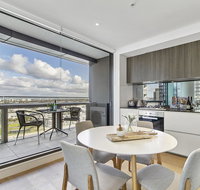 Ultra-Modern Luxury With Views At Kai Waterfront - Accommodation Redcliffe
