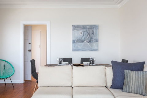 Unbelievable Clifftop Townhouse With Ocean Views - Accommodation Redcliffe 3