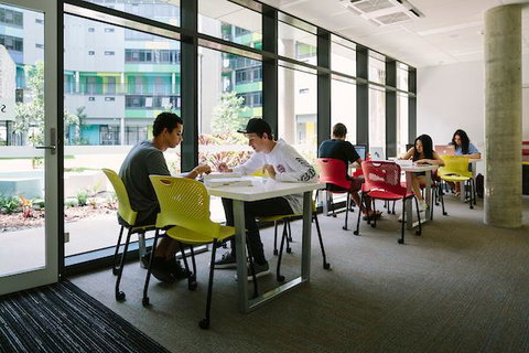 UniLodge John Grey Hall - Accommodation Redcliffe 2