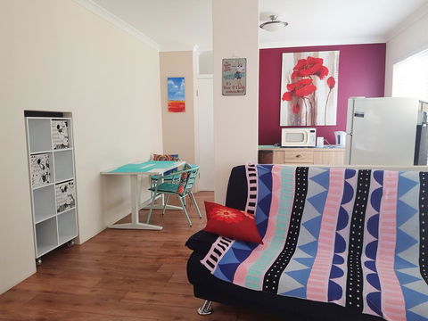 Unique Bouvard Beach House Mandurah - Accommodation Redcliffe 2