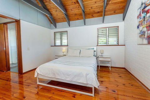 Unique Getaway 300m To Bribie Foreshore, Bongaree - Accommodation Redcliffe 0