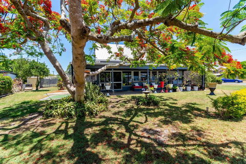 Unique Getaway 300m To Bribie Foreshore, Bongaree - Accommodation Redcliffe 3