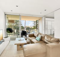 Unit 106 Plantation Resort - Rainbow Beach Walk to beach Views Aircon Pool Plantation Resort - Accommodation Redcliffe