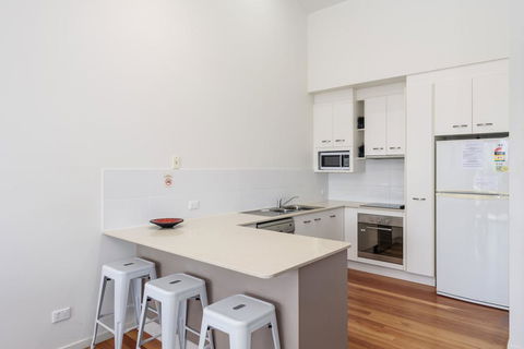 Unit 2 Rainbow Surf - Modern, Double Storey Townhouse With Large Shared Pool, Close To Beach And Shops - Accommodation Redcliffe 1