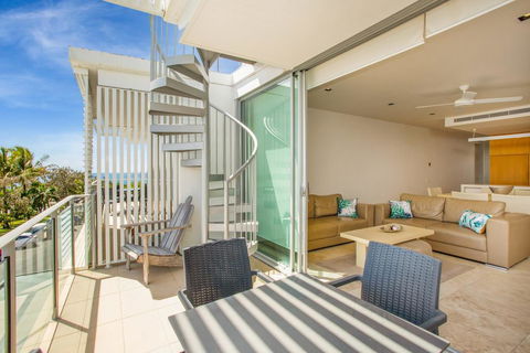 Unit 203 Plantation - Rainbow Beach, Plantation Resort Top Floor, Aircon, Free Wi-Fi - Accommodation Redcliffe 0