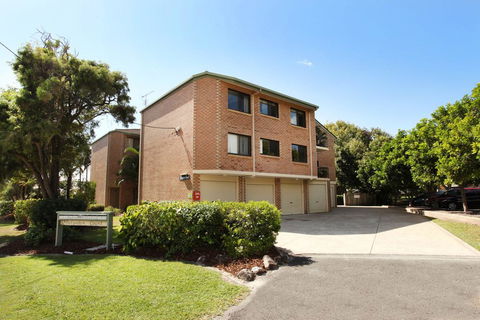 Unit 7, Belander Court, 34 Perry Street Coolum Beach, AIR CONDITIONED, 400 BOND, LINEN SUPPLIED - Accommodation Redcliffe 0