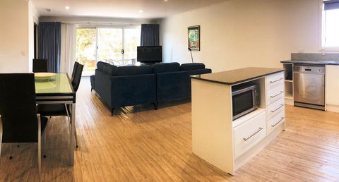 Unit 8 - Boardwalk - Accommodation Redcliffe 2