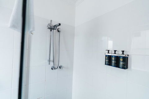 UNO Hotel Sydney - Accommodation Redcliffe 2
