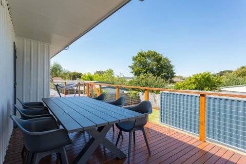 Upstairs Cottage On Beachurst - Accommodation Redcliffe 0