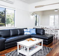 Urangan Harbour Cottage - Accommodation Redcliffe