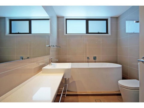 Utopia Apartment - Accommodation Redcliffe 2