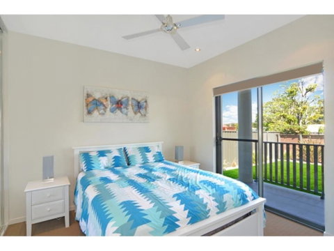 Utopia Apartment - Accommodation Redcliffe 3