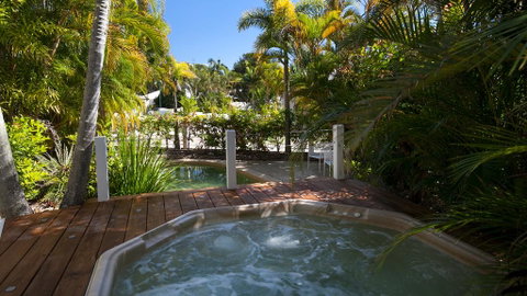 Utopia Beach House - Accommodation Redcliffe 1