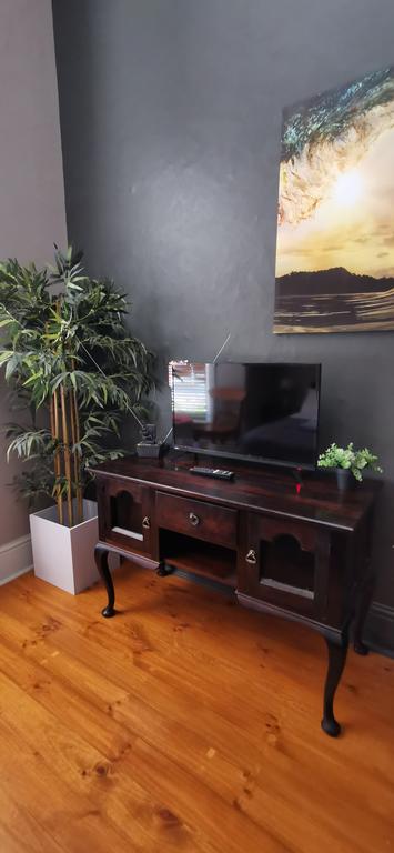 Vagabond Historic - Accommodation Redcliffe 3