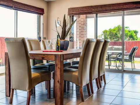Valencia - Accommodation Redcliffe 1