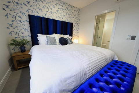 Valle Vista Luxury Apartments - Accommodation Redcliffe 1