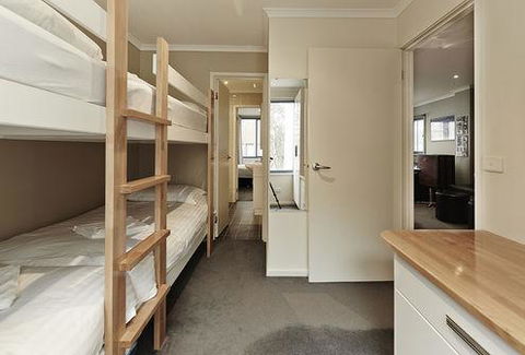 Valley View 203 - Accommodation Redcliffe 2