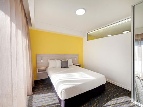 Value Suites Penrith - Accommodation Redcliffe 2