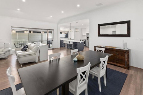 Vasse Manor - Accommodation Redcliffe 0