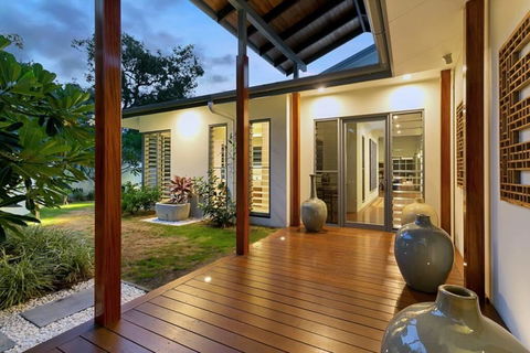 Veldree Palm Cove Rainforest Views,Privacy,Close To The Beach And Restaurants - Accommodation Redcliffe 1