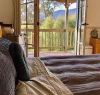 Valley Abode Large Studio Suite -private ensuite - Accommodation Redcliffe