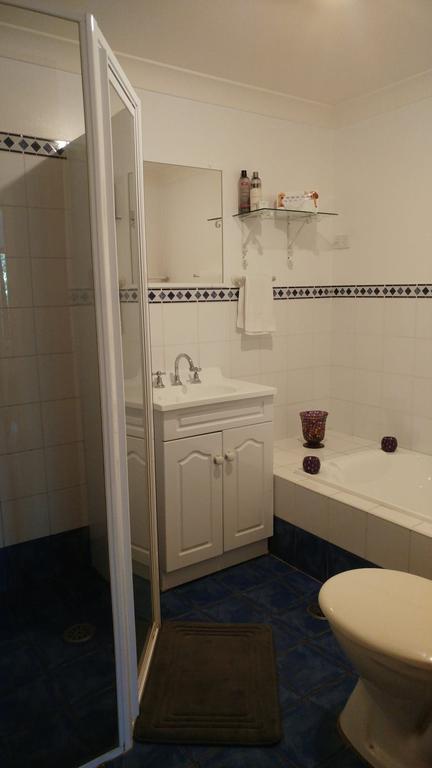 Ven & Marks Place - Accommodation Redcliffe 3