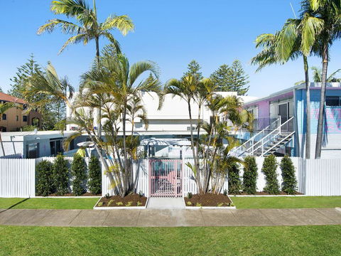 Ventura Beach Motel - 1 Bedroom Unit 9 - Accommodation Redcliffe 0