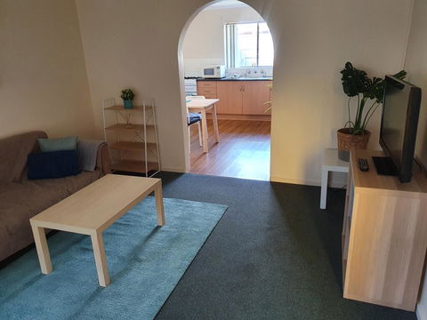 Value 2 Bed Villa Close To QEH + Airport + City + Beach - Accommodation Redcliffe 2