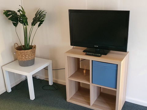 Value 2 Bed Villa Close To QEH + Airport + City + Beach - Accommodation Redcliffe 1