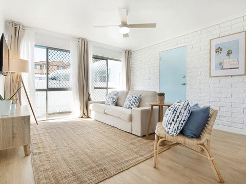 Ventura Beach Motel 3 Bedroom Poolside - Accommodation Redcliffe 0